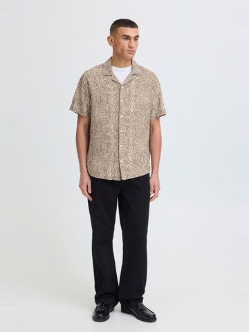 !Solid Comfort fit Button Up Shirt ' SDUtkolt ' in Beige