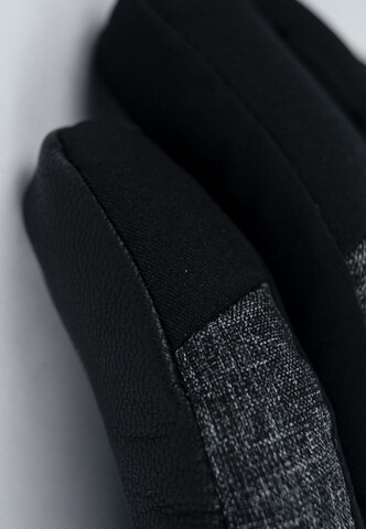 REUSCH Sports gloves 'Febe' in Black