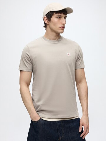 Calvin Klein Jeans Μπλουζάκι 'CLASSIC' σε καφέ