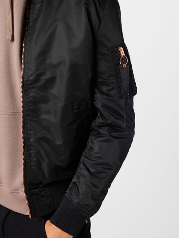 ALPHA INDUSTRIES Overgangsjakke 'MA1 VF LW' i sort