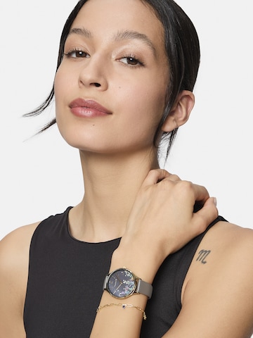 Tamaris Uhr in Grau: Vorderseite