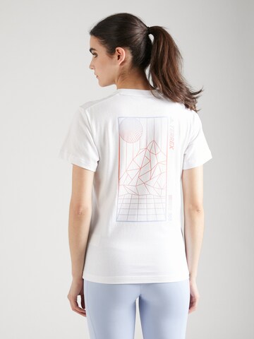 ADIDAS TERREX Toiminnallinen paita 'Mountain Fun Graphic' värissä valkoinen