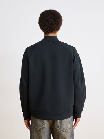 NIKE Sportsweatshirt in Schwarz