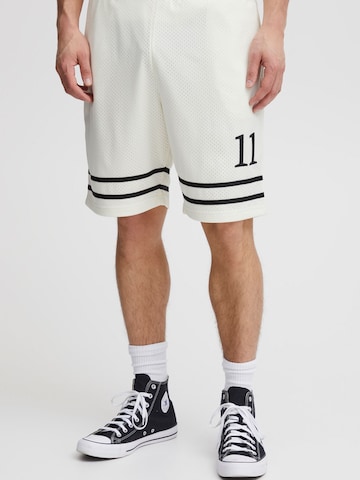 11 Project - Loosefit Calças 'Zaine ' em branco: frente