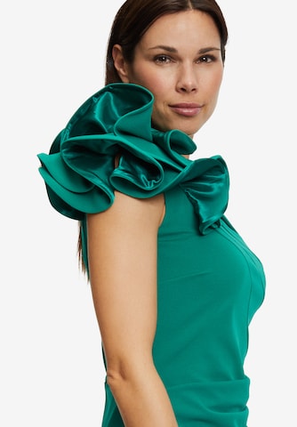 Robe de soirée Vera Mont en vert