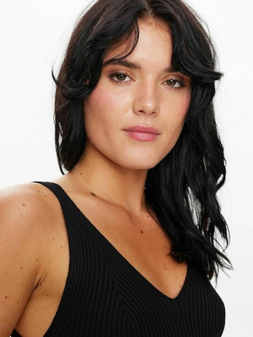 NÜMPH Top 'Cerys' – černá