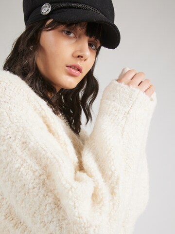 Gina Tricot Tröja i beige