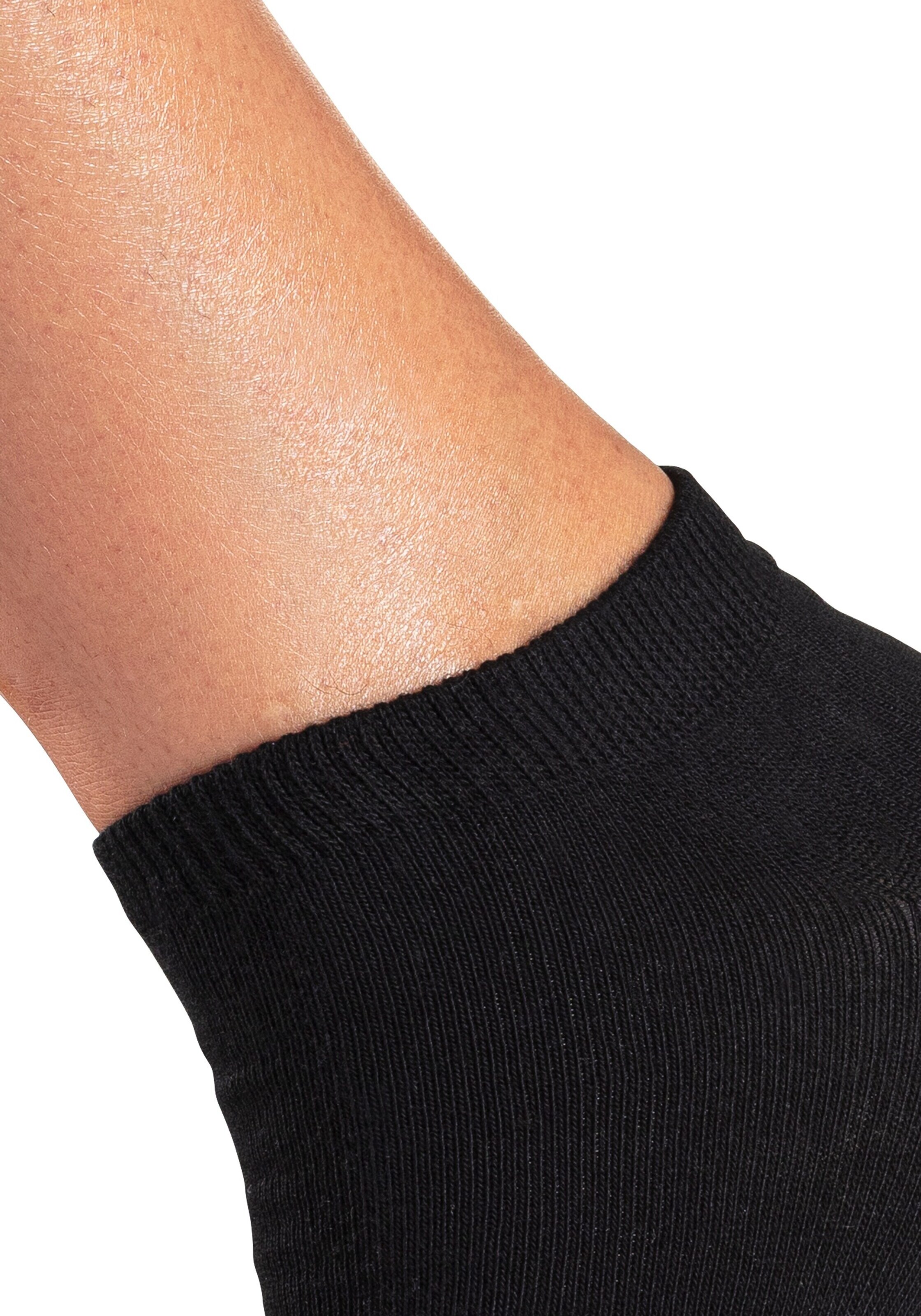 BENCH Socks in Black