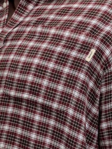 Coupe regular Chemise Jack & Jones Plus en rouge