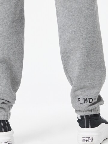 Effilé Pantalon F_WD en gris