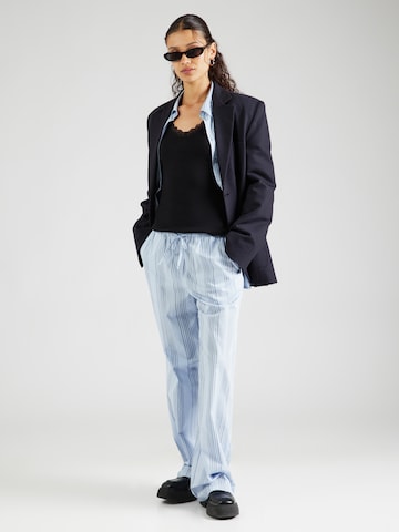 ABOUT YOU Shirt 'Julia' in Black