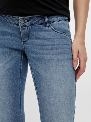 MAMALICIOUS Regular Jeans 'Sarina' in Blauw