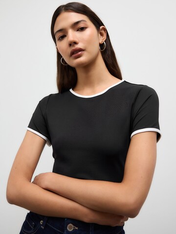 Next Μπλουζάκι σε μαύρο