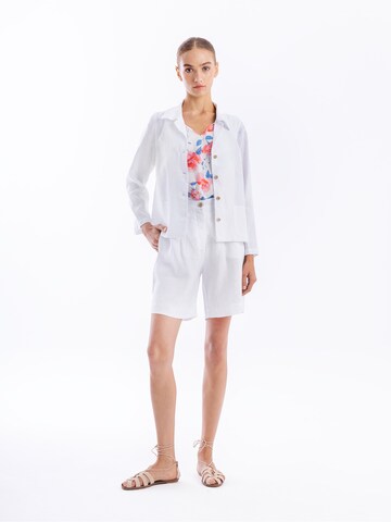 Haris Cotton - regular Pantalón 'Dreams in Bloom' en blanco