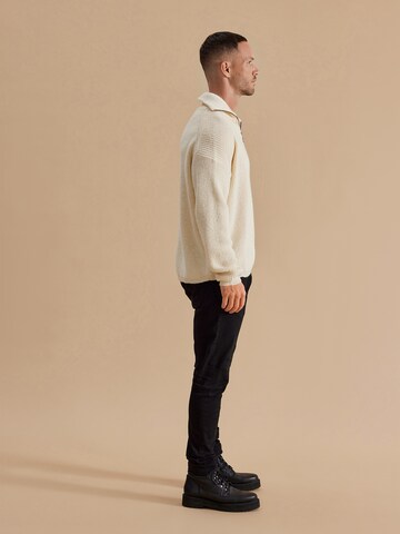 DAN FOX APPAREL Свитер 'Armin' в Бежевый