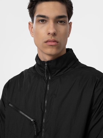 4F Sportjacke 'PrimaLoft® Aktiv' in Schwarz