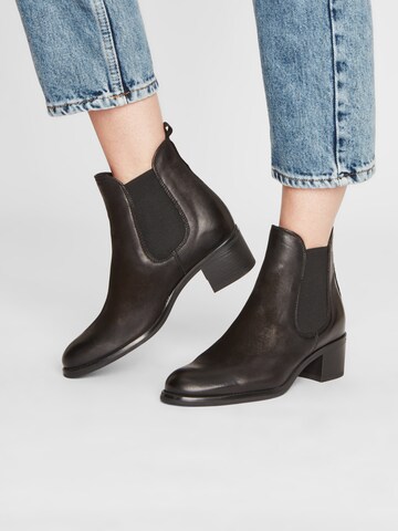 Tamaris Chelsea boots in Zwart