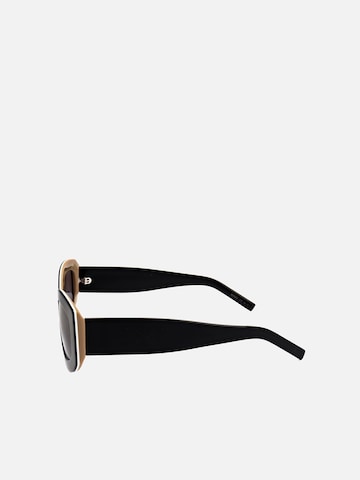 HUGO BOSS Sunglasses in Black