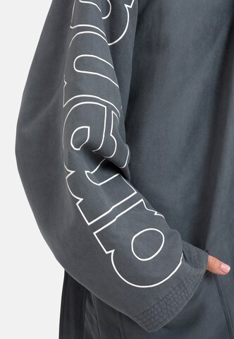 ARENA Athletic Robe 'Zeal Plus' in Grey