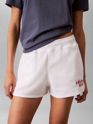 Calvin Klein Jeans Regular Broek 'Towel Terry Dolphin' in Wit: voorkant