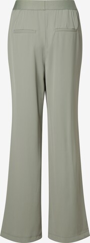 Marie Lund Flared Pleat-Front Pants in Green