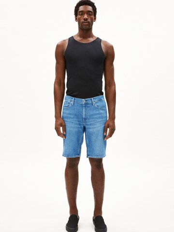Coupe slim Pantalon ARMEDANGELS en bleu