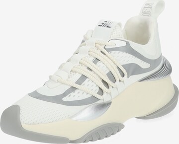 STEVE MADDEN Sneakers in White: front