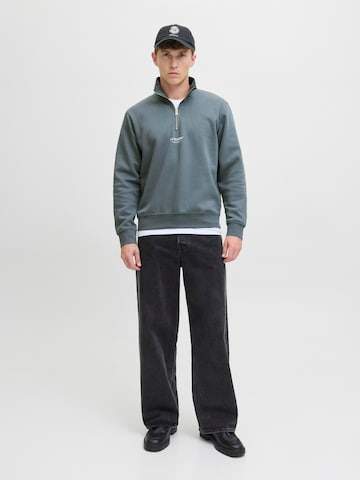 JACK & JONES Свитшот 'JJESoho' в Серый