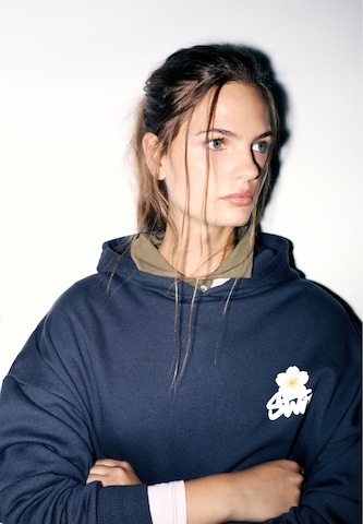 Sweat-shirt 'STWD' Pull&Bear en bleu