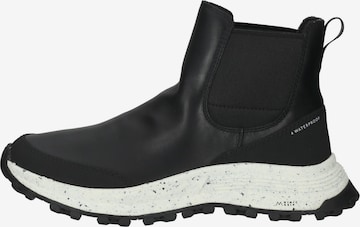 CLARKS Chelsea Boots in Black