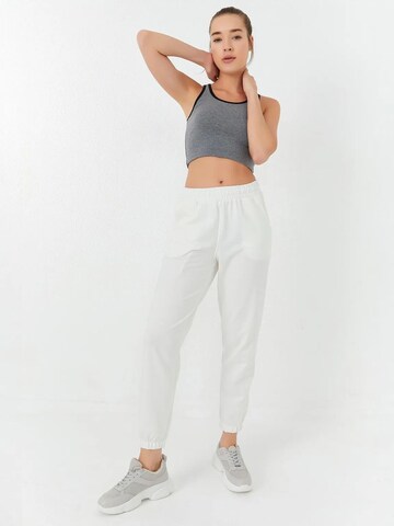 Tommy Life Crop Top in Grau