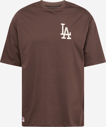 T-Shirt 'LEAGUE ESSENTIALS' NEW ERA en marron : devant