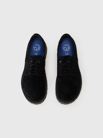 Pantofi cu șireturi 'Highwood' de la BIRKENSTOCK pe negru