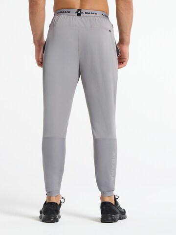 regular Pantaloni sportivi di A-Game in grigio