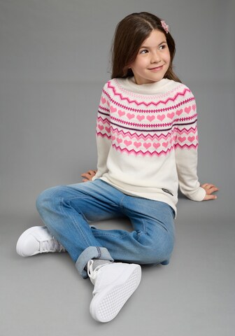 SCOUT Sweater in White