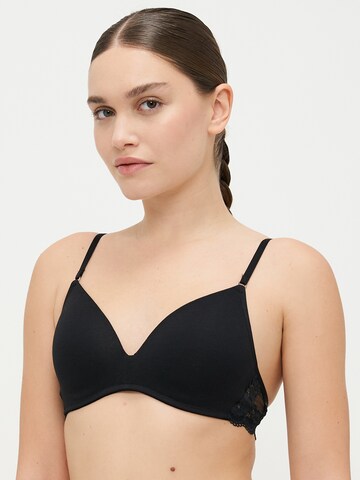 Sutien de tricou Sutien de la Lindex pe negru