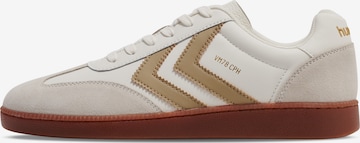 Hummel Sneakers in White: front