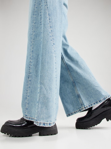 Gina Tricot Wide Leg Jeans i blå