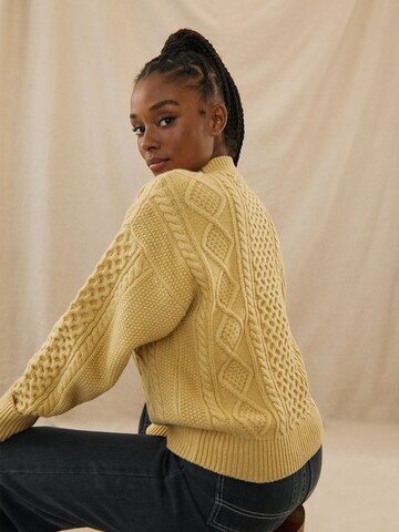 Kendall for ABOUT YOU Sweater 'Caren' in Yellow