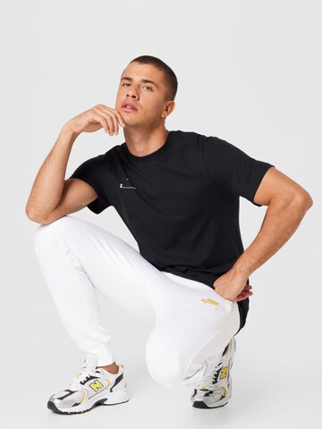 Effilé Pantalon 'Air' Nike Sportswear en blanc