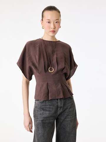 Koton Blouse in Bruin: voorkant