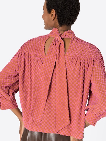 Bluză 'IRIS' de la Hofmann Copenhagen pe roz