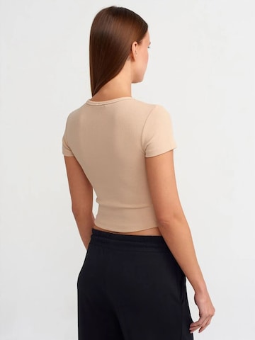 Maglietta di Dilvin in beige