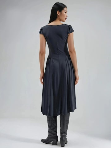Busem - Vestido de verão em cinzento
