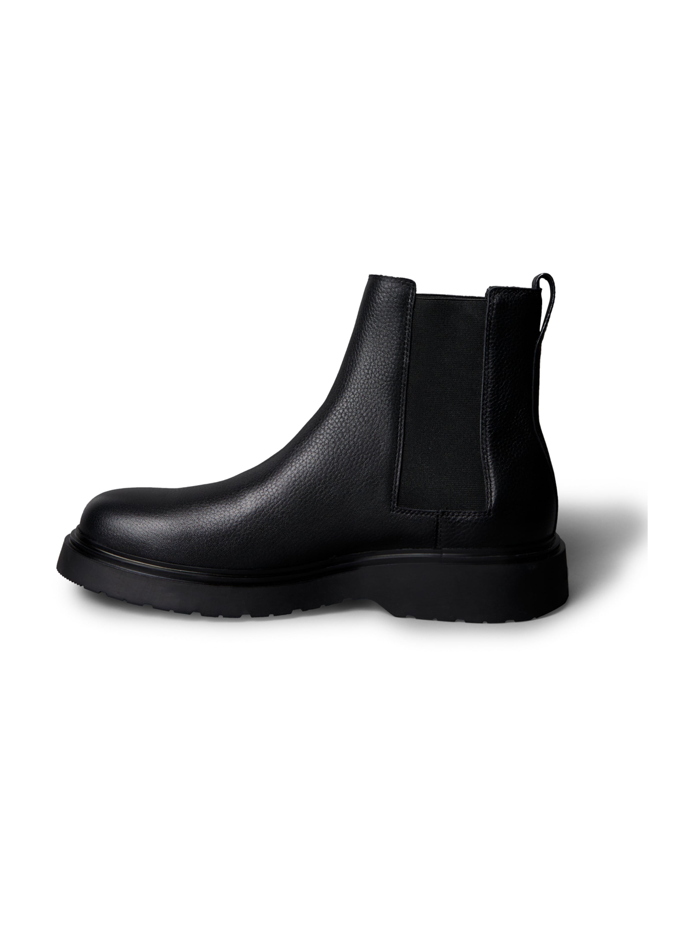 Calvin Klein Chelsea boots 'Ess' in Black: front