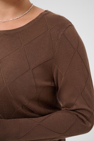 KAFFE CURVE Sweter 'Lizzy' w kolorze brązowy