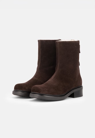 VAGABOND SHOEMAKERS Μποτάκι 'KARLIE' σε καφέ