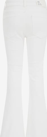 Flared Pantaloni di WE Fashion in bianco