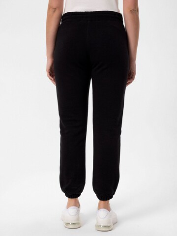 Tapered Pantaloni de la Cool Hill pe negru