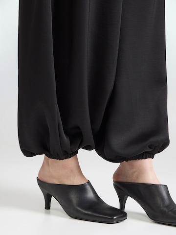 JDY Конический (Tapered) Штаны 'JDYCassy' в Черный